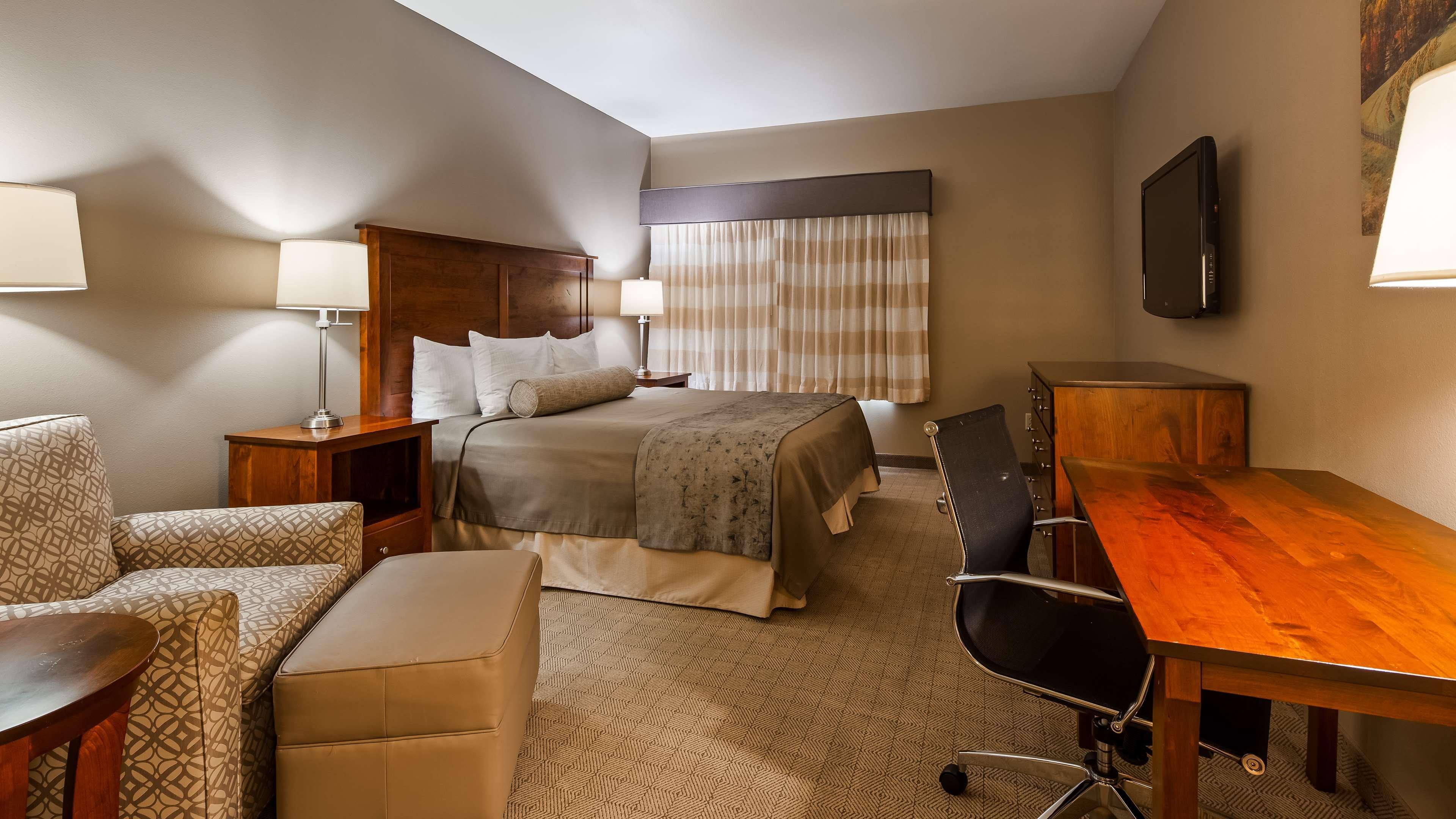 Best Western Plus Green Mill Village Hotel & Suites Arcola Esterno foto
