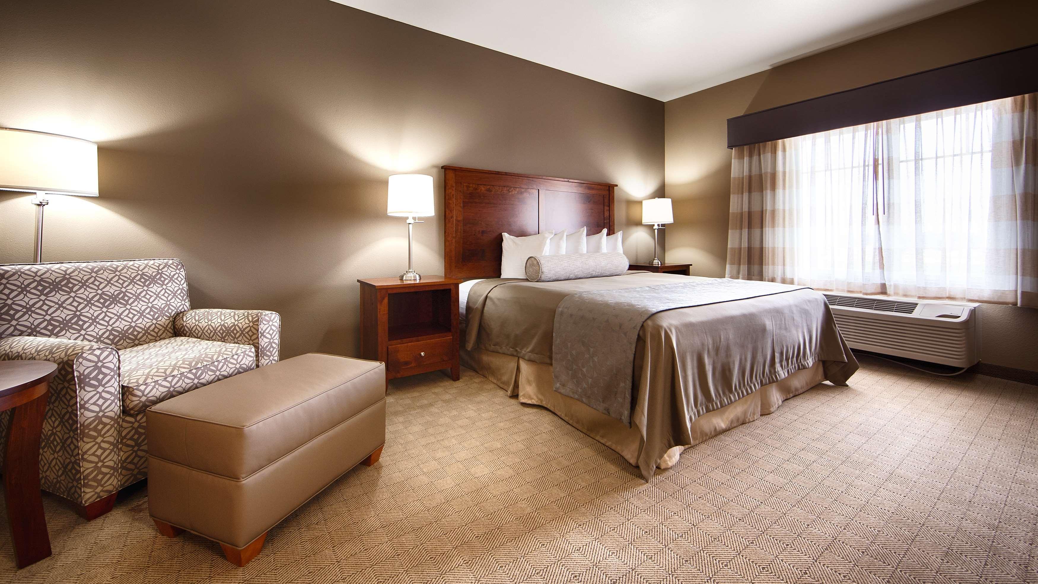 Best Western Plus Green Mill Village Hotel & Suites Arcola Esterno foto