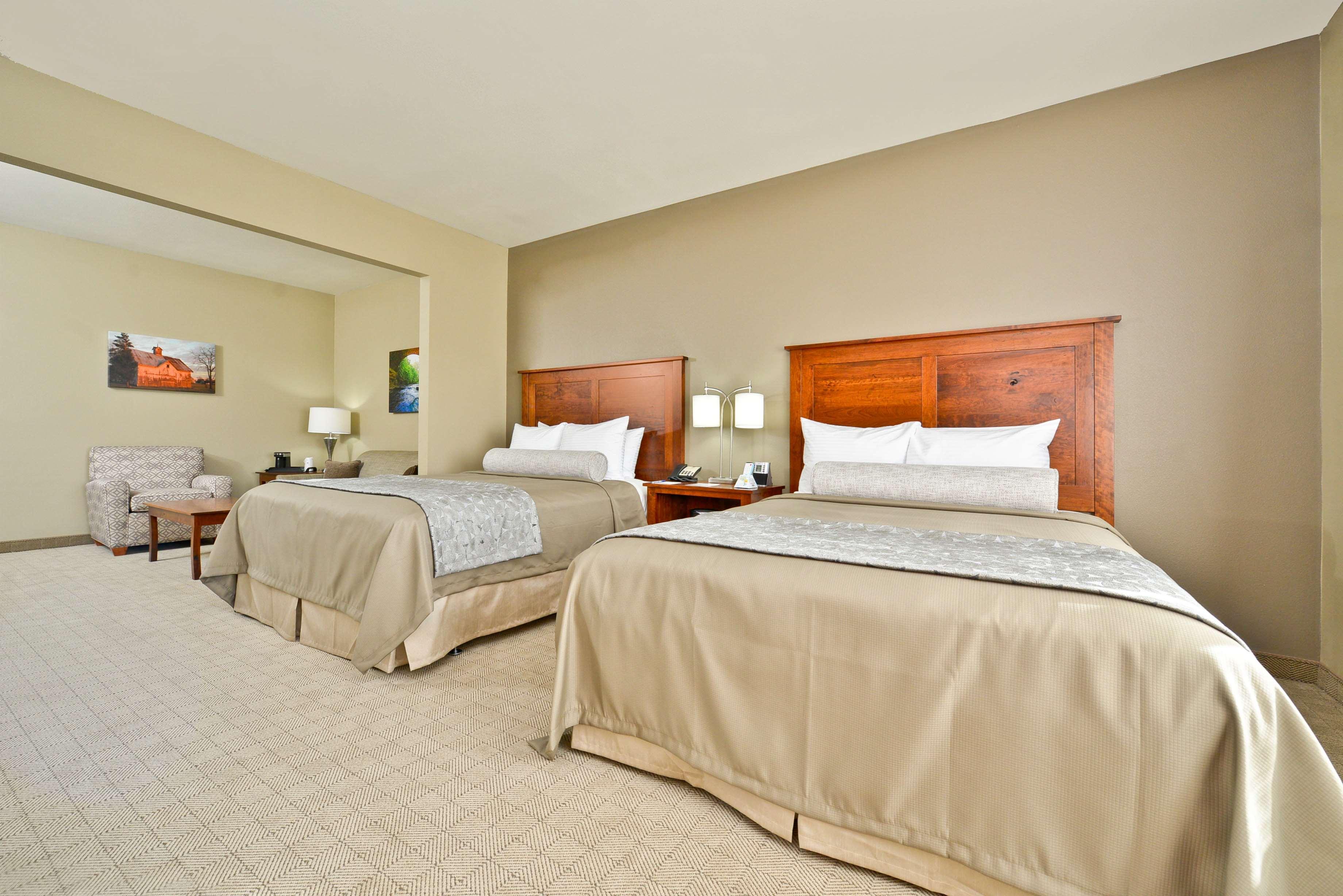 Best Western Plus Green Mill Village Hotel & Suites Arcola Esterno foto