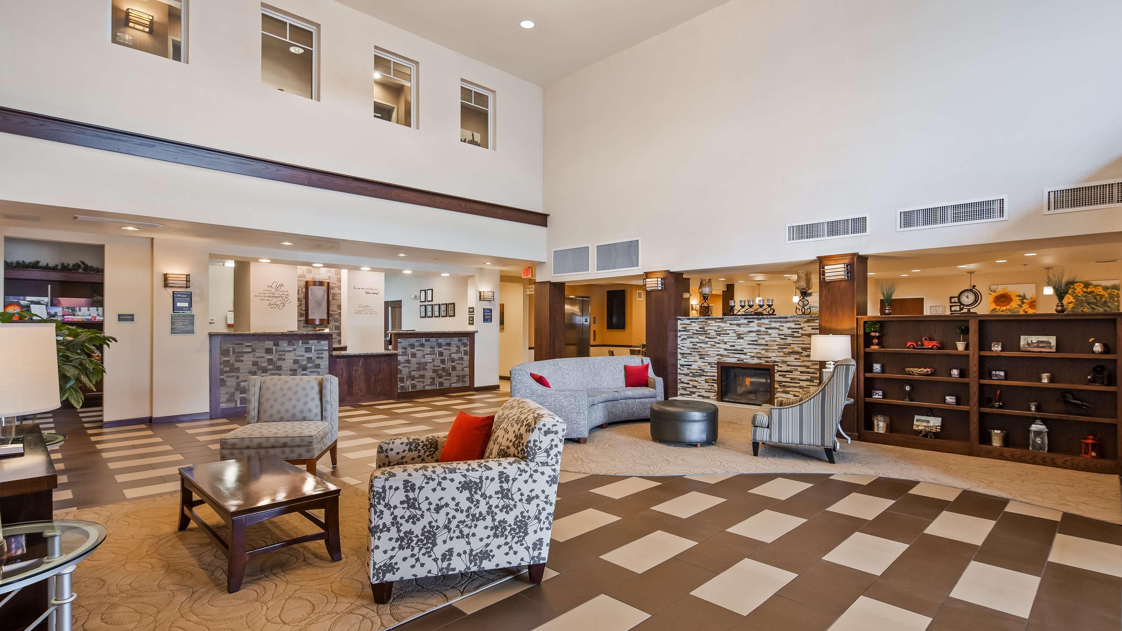 Best Western Plus Green Mill Village Hotel & Suites Arcola Esterno foto