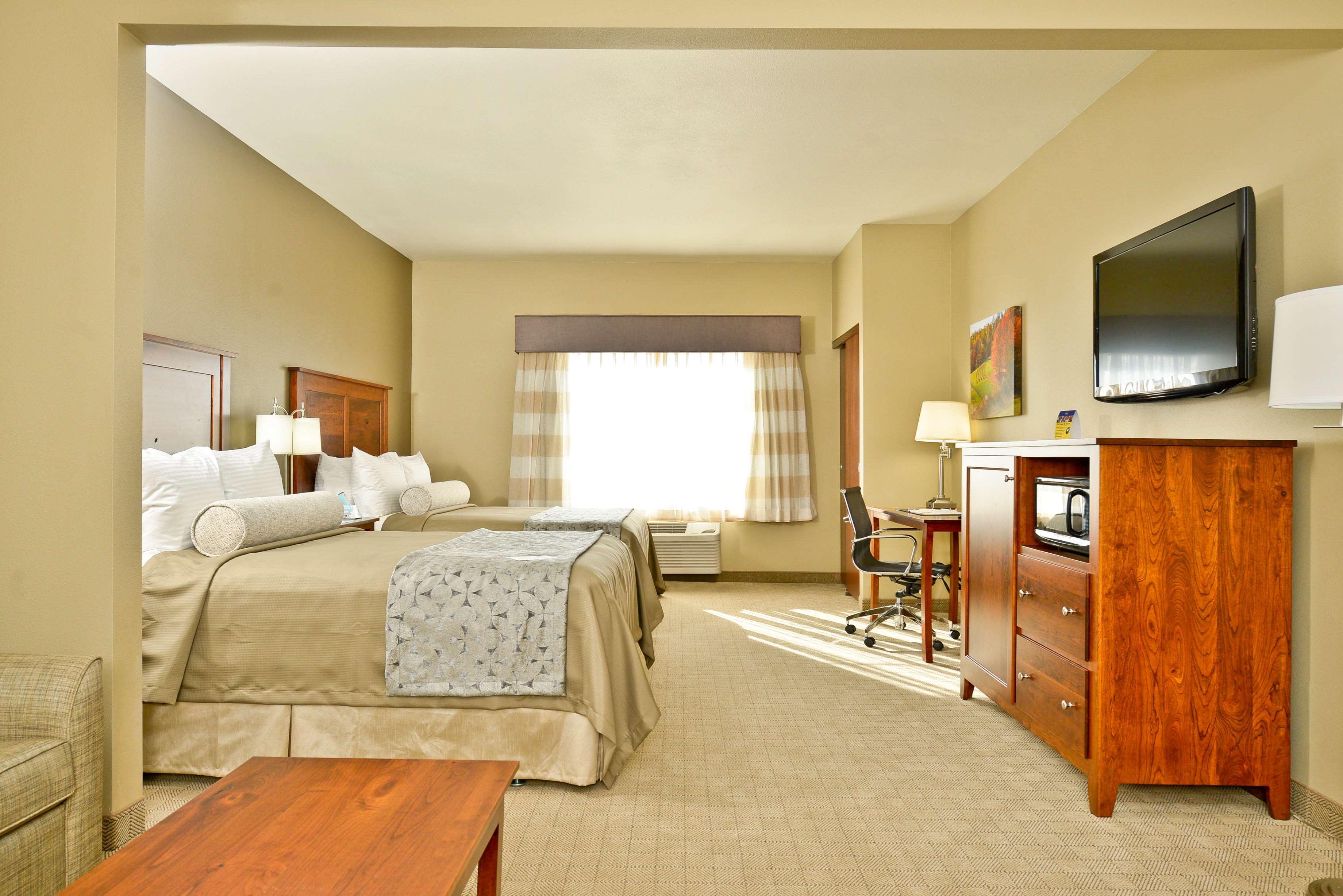 Best Western Plus Green Mill Village Hotel & Suites Arcola Esterno foto