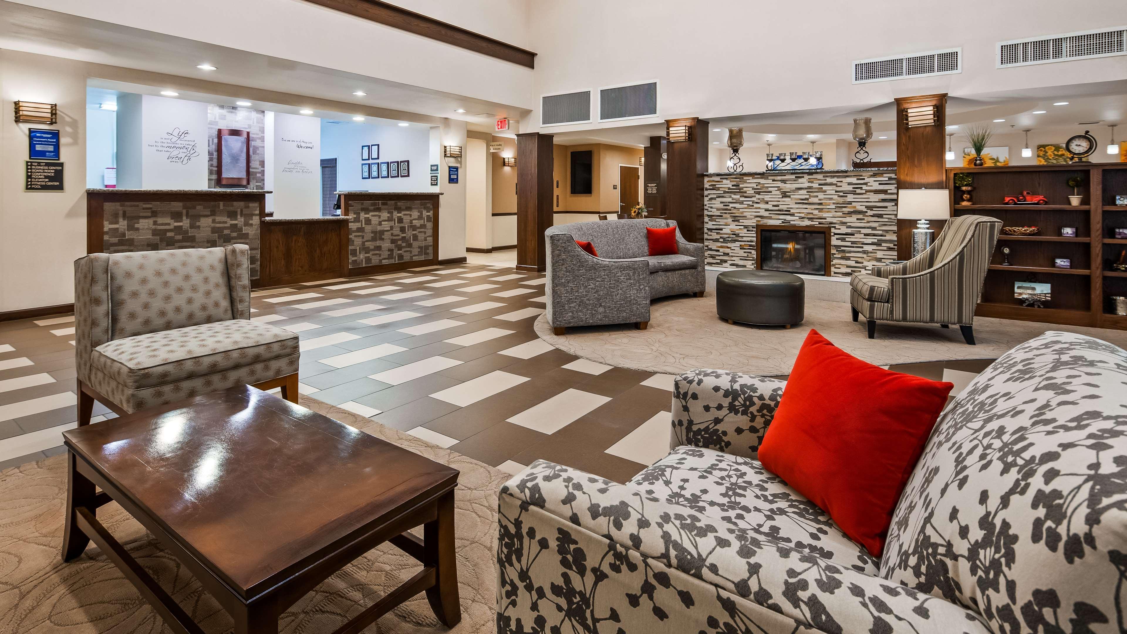 Best Western Plus Green Mill Village Hotel & Suites Arcola Esterno foto