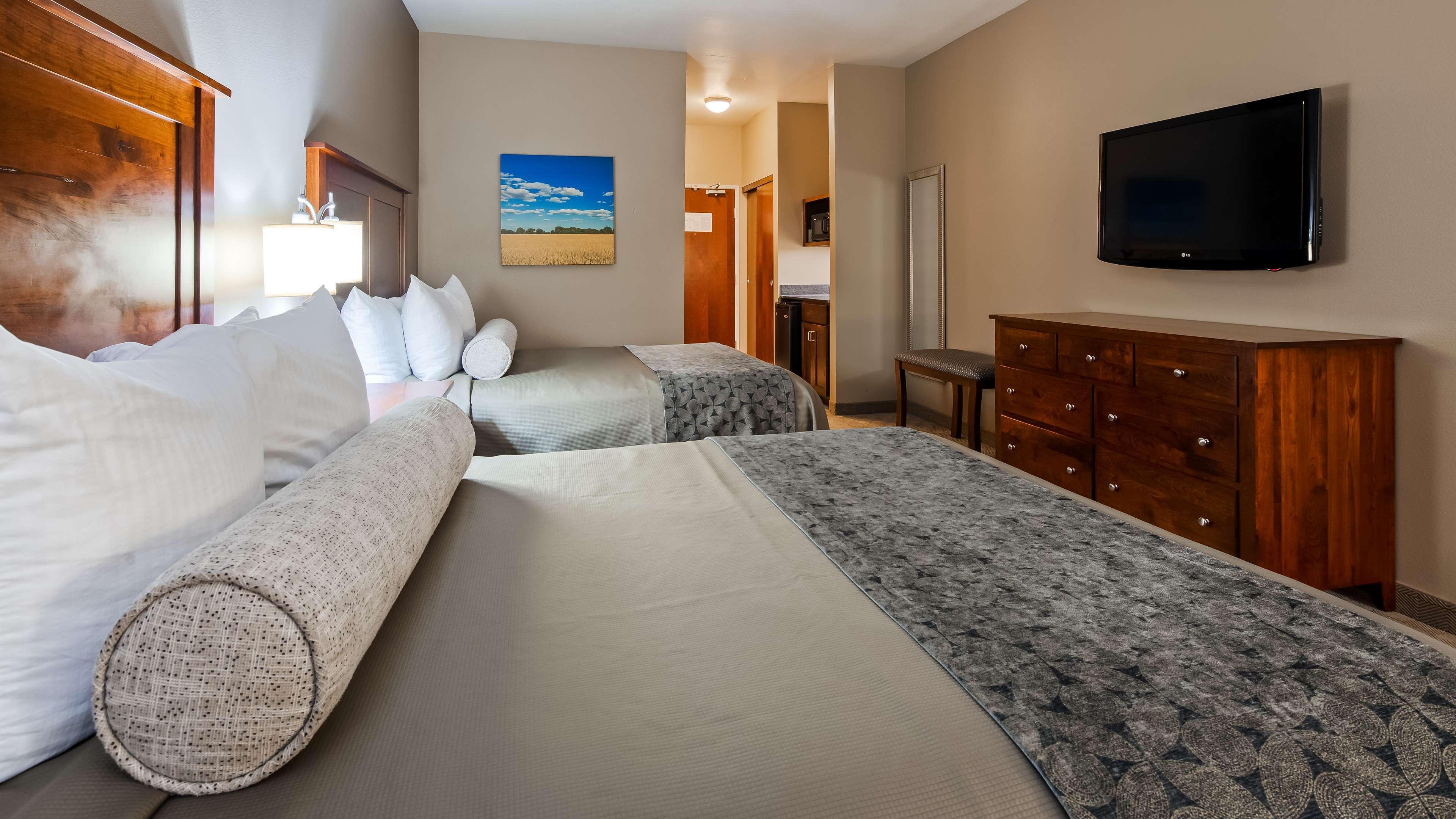 Best Western Plus Green Mill Village Hotel & Suites Arcola Esterno foto