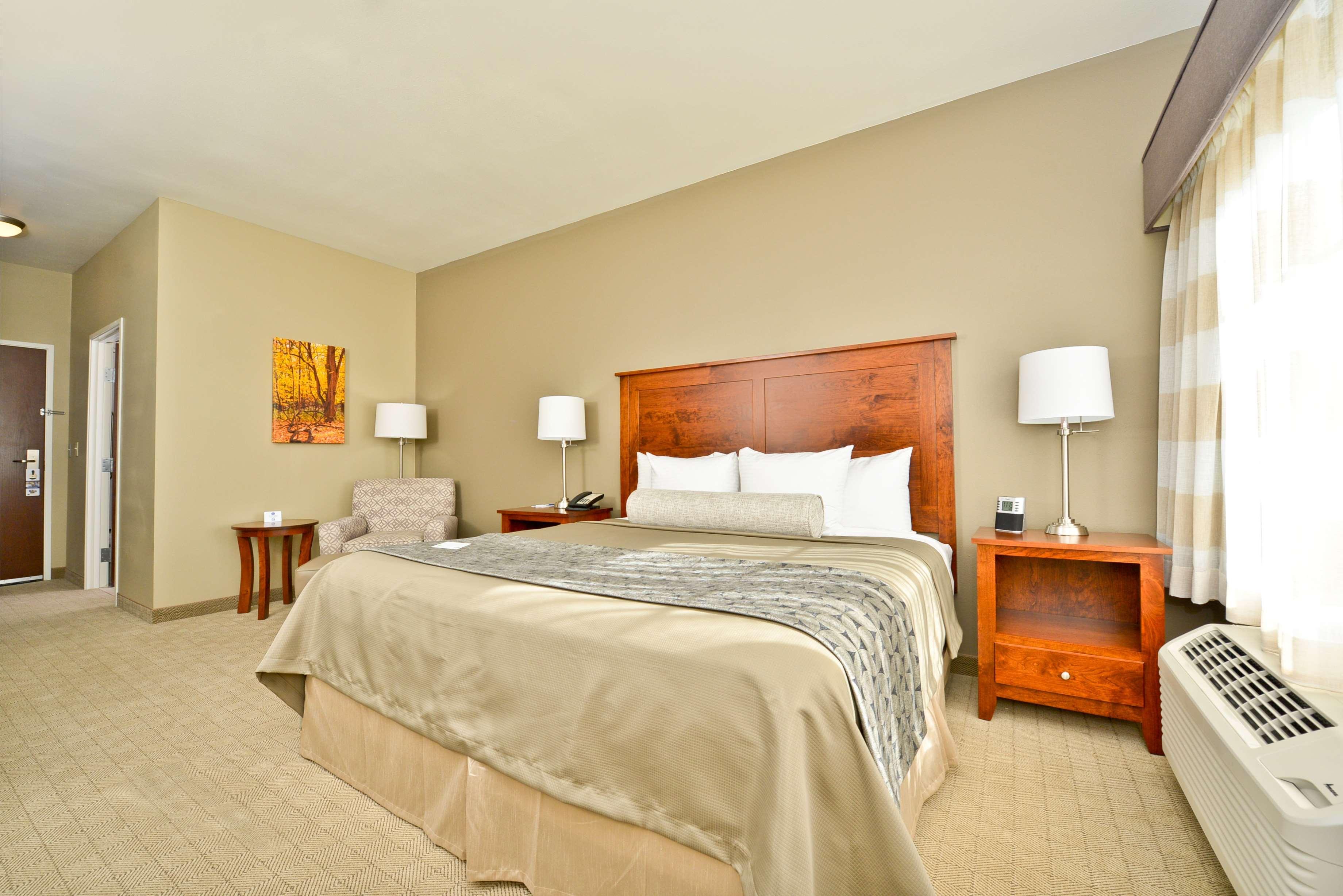 Best Western Plus Green Mill Village Hotel & Suites Arcola Esterno foto