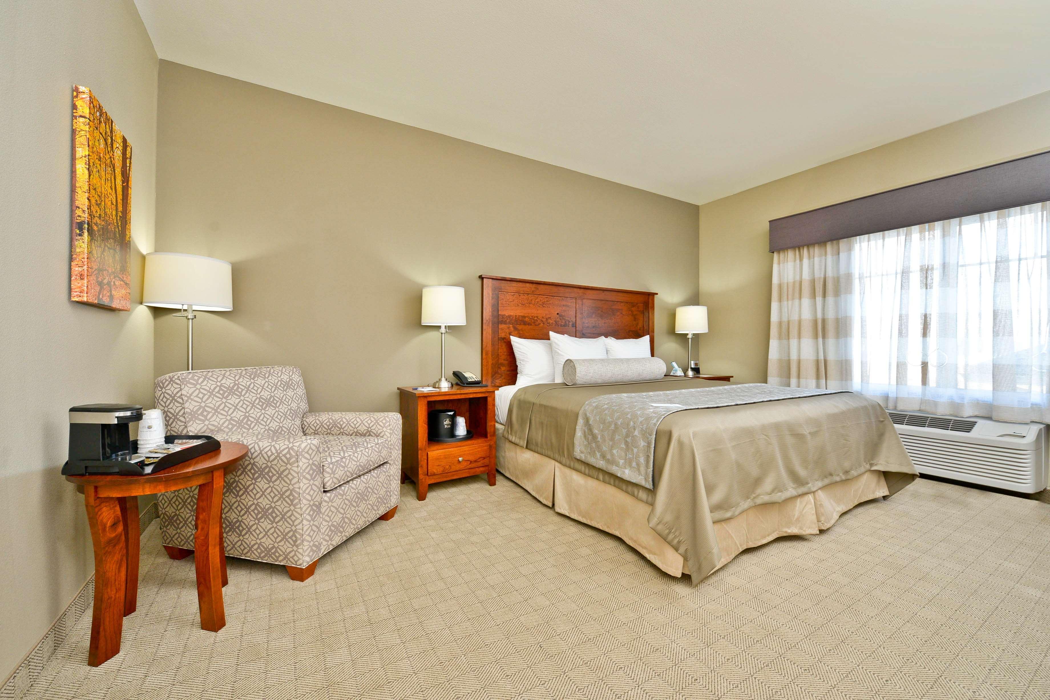 Best Western Plus Green Mill Village Hotel & Suites Arcola Esterno foto