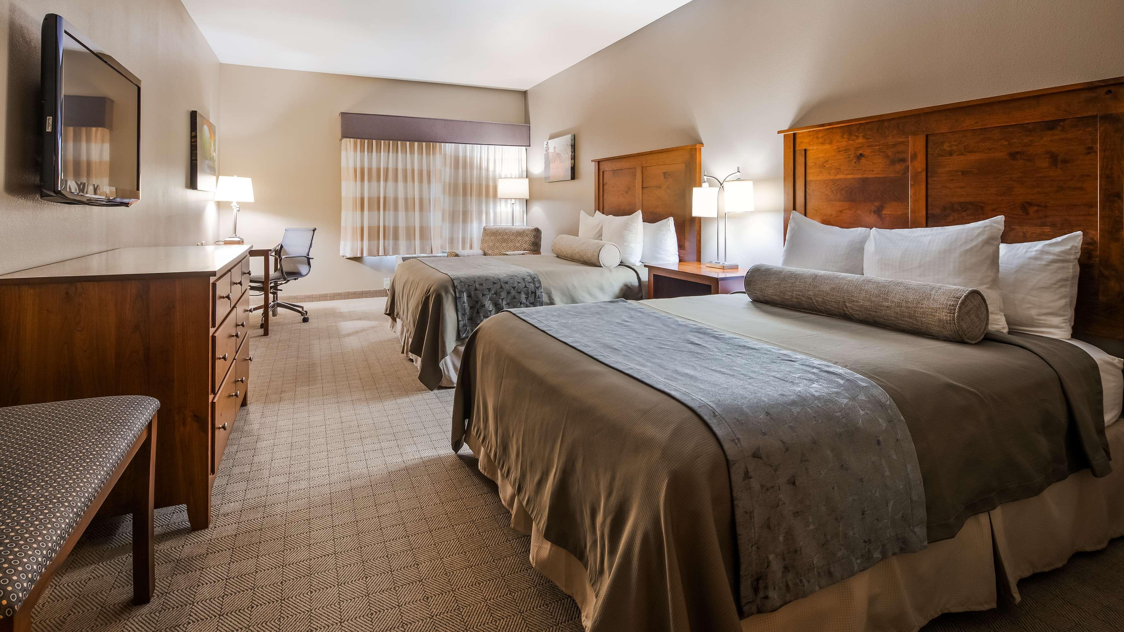 Best Western Plus Green Mill Village Hotel & Suites Arcola Esterno foto