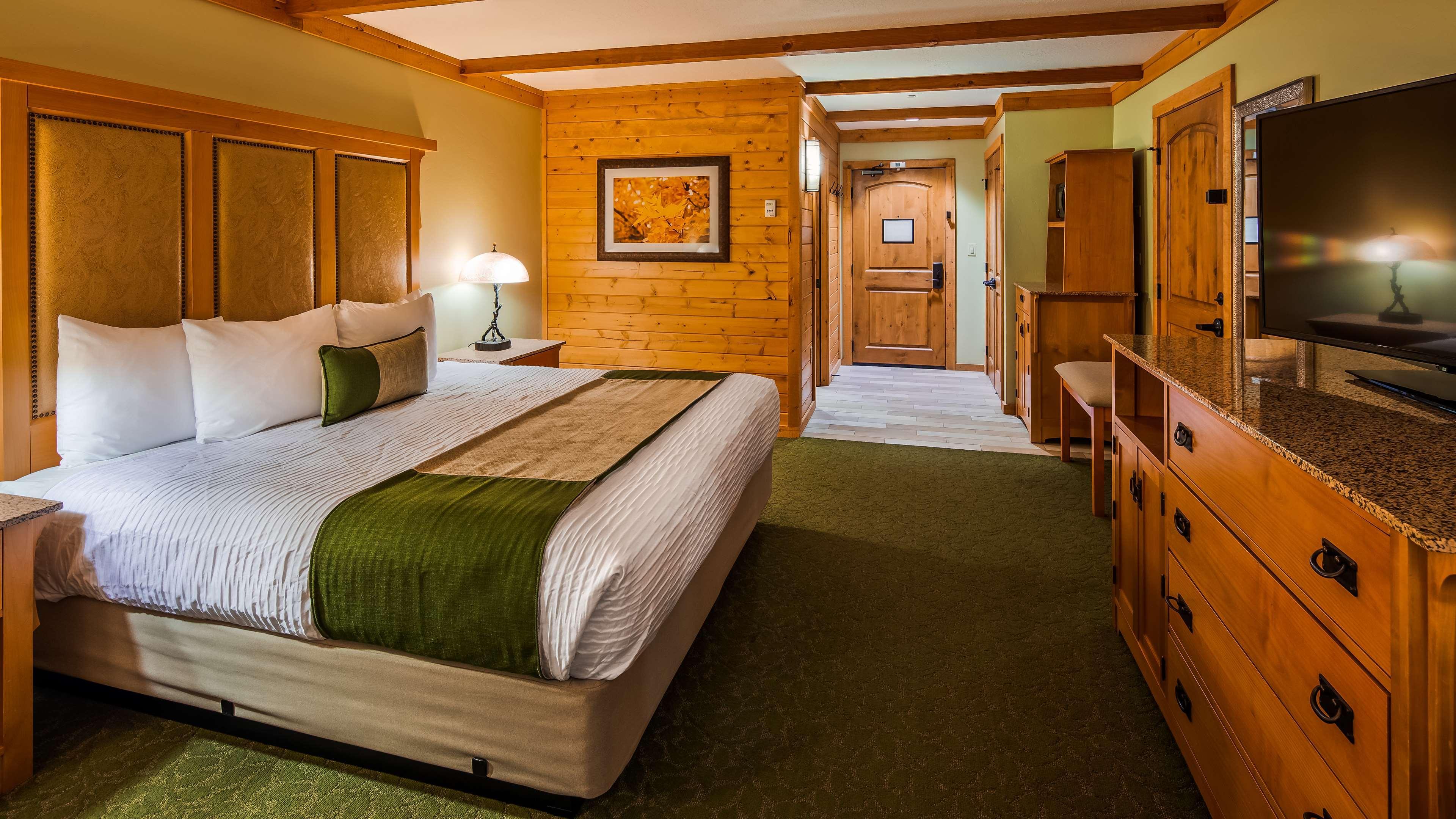 Best Western Plus Green Mill Village Hotel & Suites Arcola Esterno foto