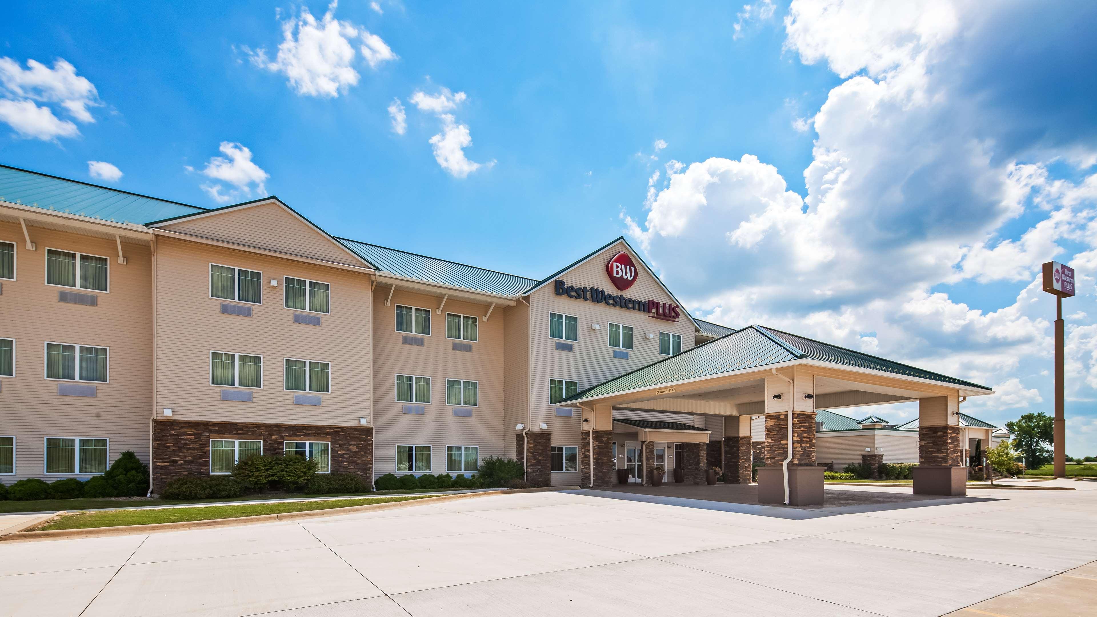 Best Western Plus Green Mill Village Hotel & Suites Arcola Esterno foto