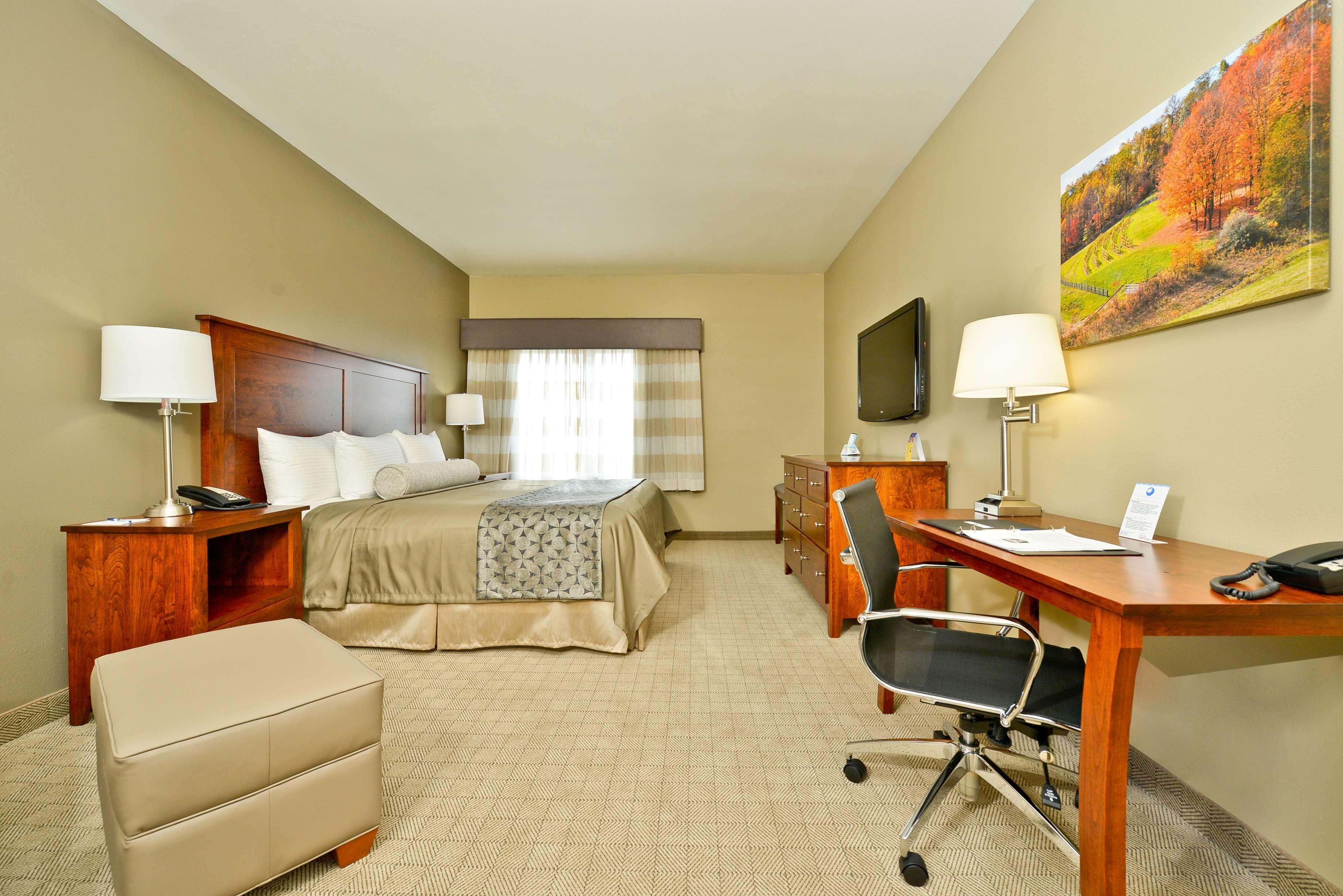 Best Western Plus Green Mill Village Hotel & Suites Arcola Esterno foto