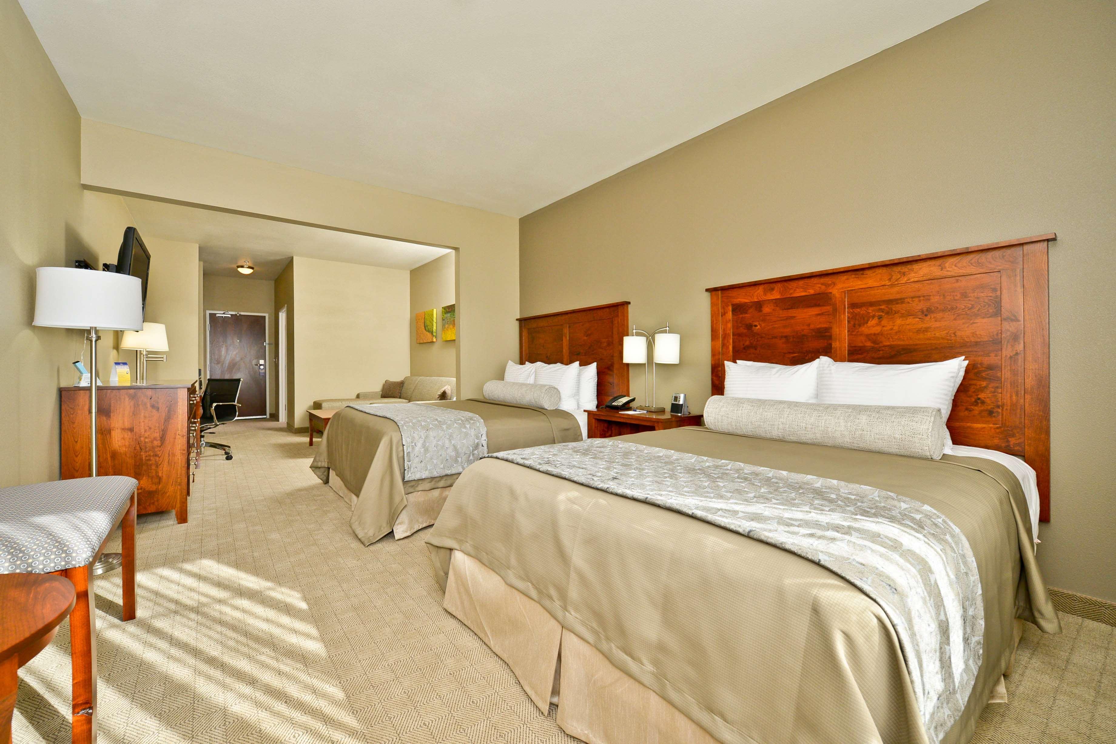 Best Western Plus Green Mill Village Hotel & Suites Arcola Esterno foto
